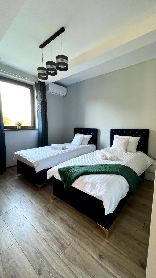 Aparthotel W Dolinie Stawow Zator By Housine Las Esterno foto