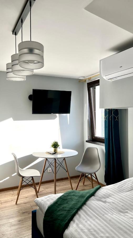 Aparthotel W Dolinie Stawow Zator By Housine Las Esterno foto