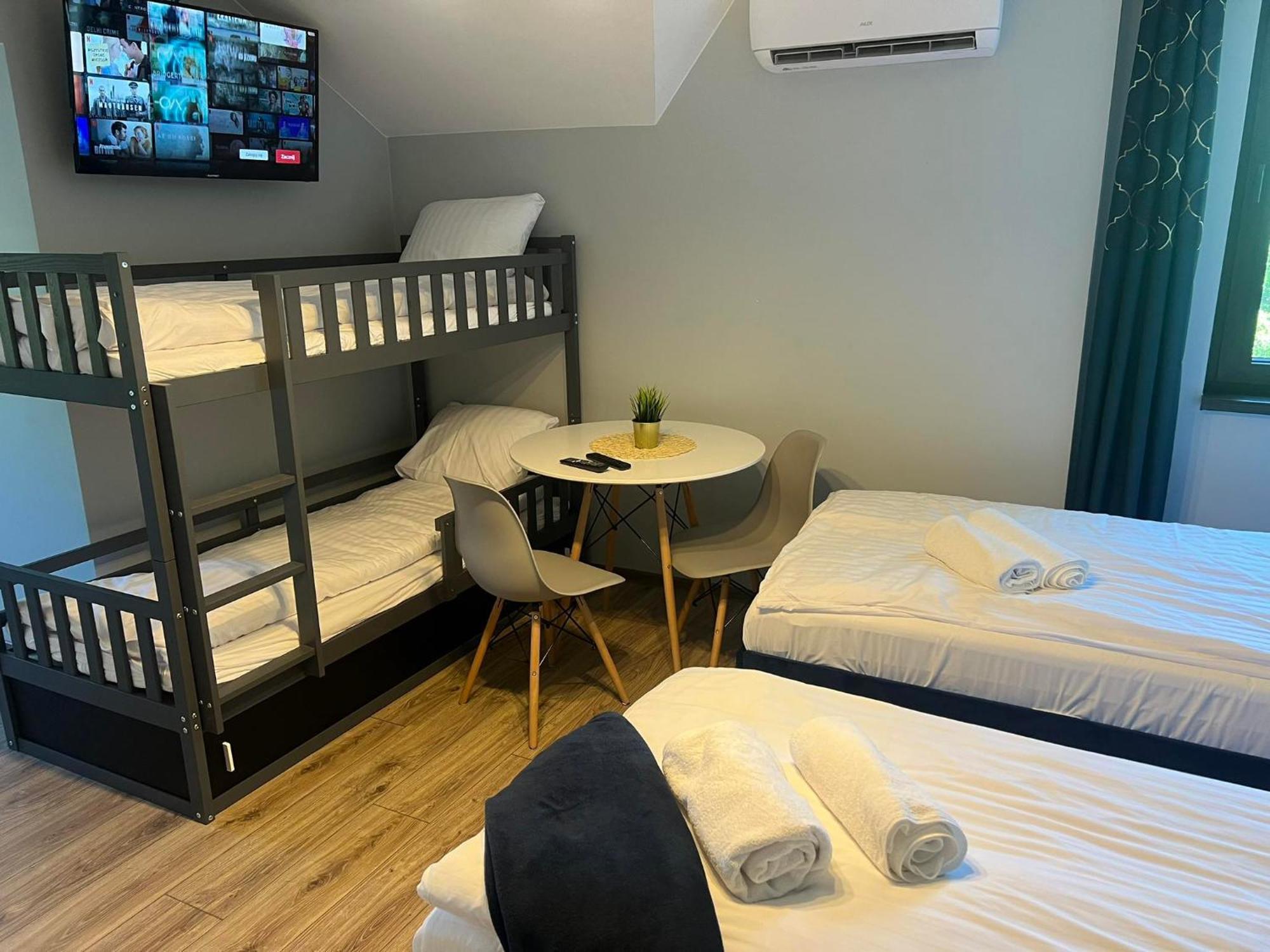 Aparthotel W Dolinie Stawow Zator By Housine Las Camera foto